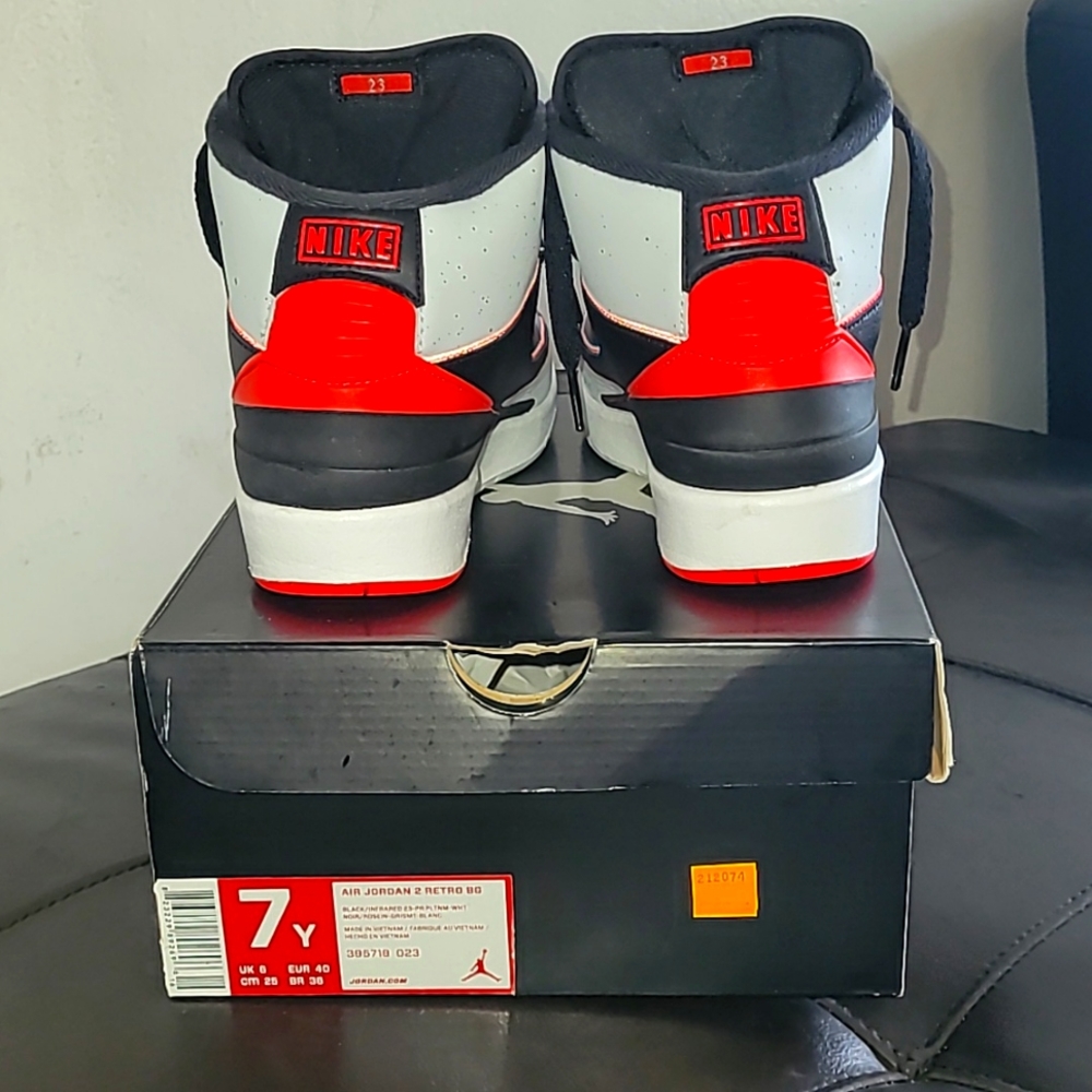 Air Jordan 2 Retro